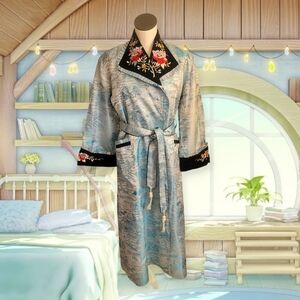 Vintage Scenic and Embroidered Robe